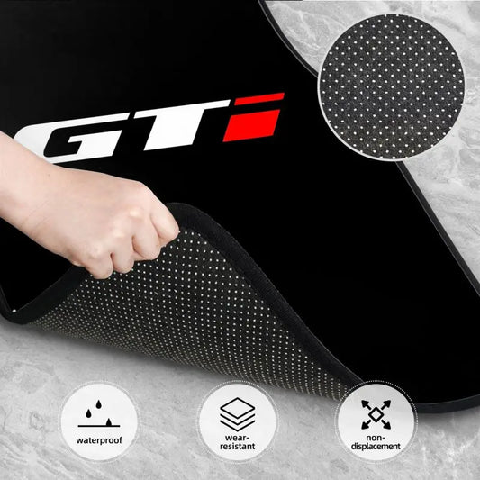 Juego de 4 alfombrillas universales para coche GTI, delanteras y traseras, con base de goma antideslizante. Accesorios para coche. Aptas para la mayoría de los coches.
